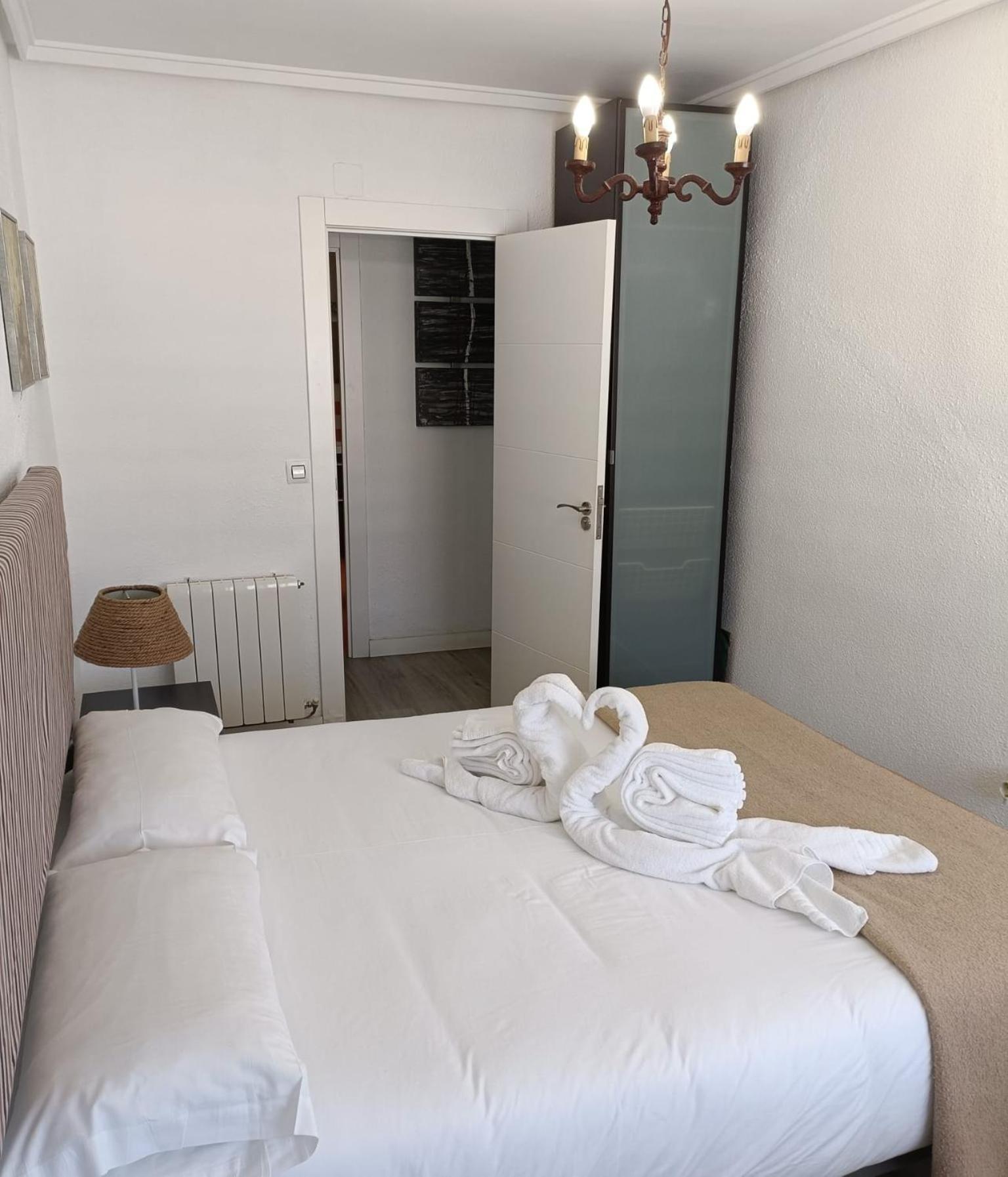 Ferienwohnung Cuencaloft Red Velvet Cuenca  Exterior foto